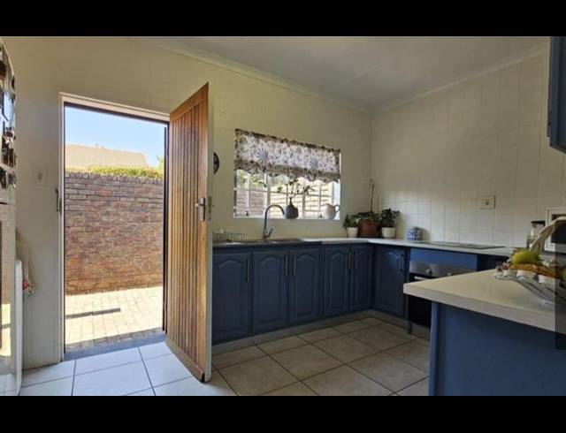 1 BEDROOM TOWNHOUSE FOR SALE IN GLENVISTA